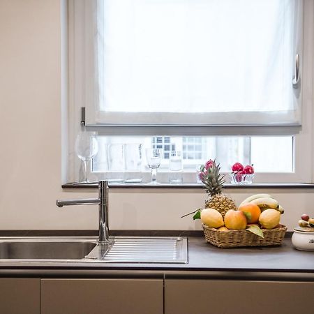 Casa 3 Santi, Your Contemporary Home In Рим Екстериор снимка