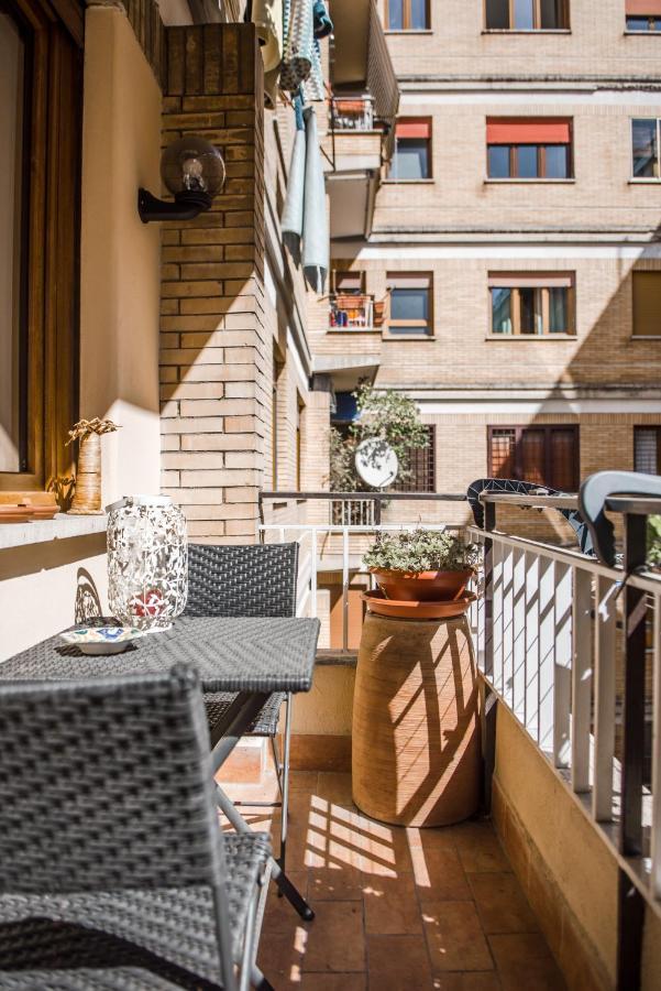 Casa 3 Santi, Your Contemporary Home In Рим Екстериор снимка