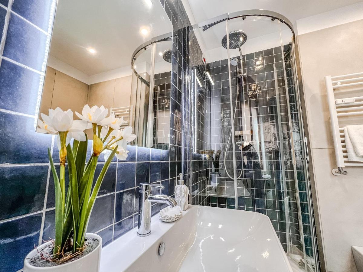 Casa 3 Santi, Your Contemporary Home In Рим Екстериор снимка