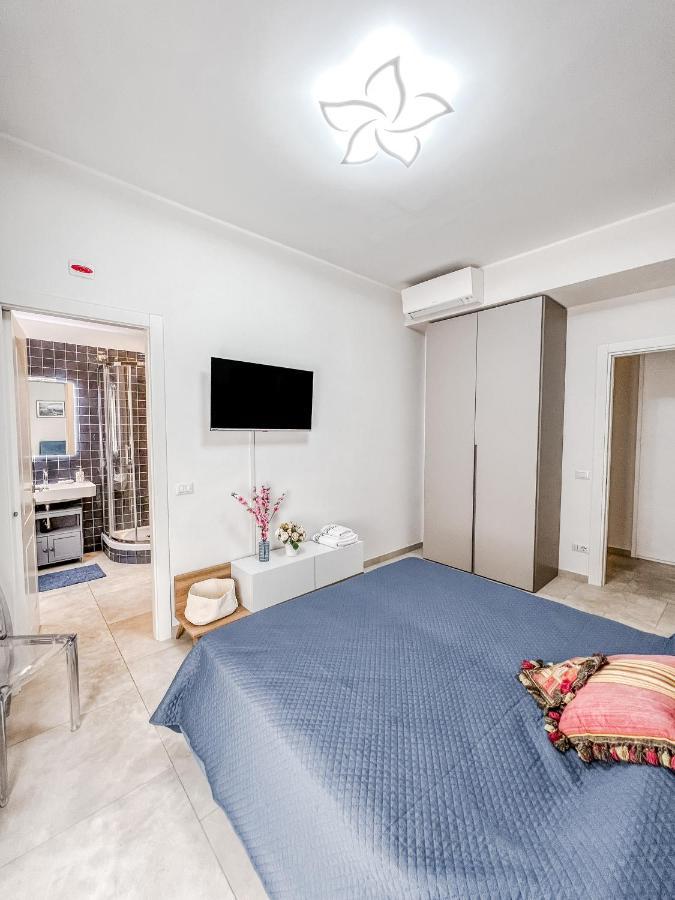 Casa 3 Santi, Your Contemporary Home In Рим Екстериор снимка