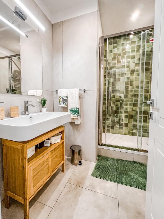 Casa 3 Santi, Your Contemporary Home In Рим Екстериор снимка